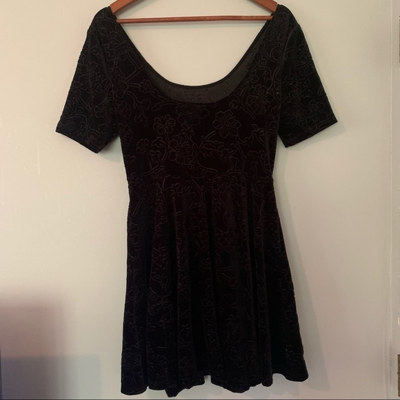 [t/o sweaters] Velvet Fit and Flare Dress - Picture 7 of 9